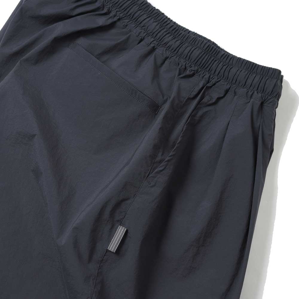 S.F.C (STRIPES FOR CREATIVE) NYLON BAGGY SHORTS