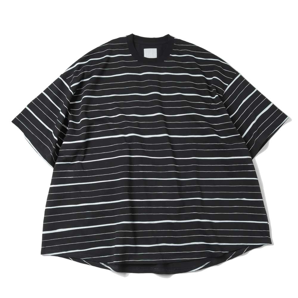 S.F.C (STRIPES FOR CREATIVE) SUPER BIG MIX SIDE STRIPES SS TEE