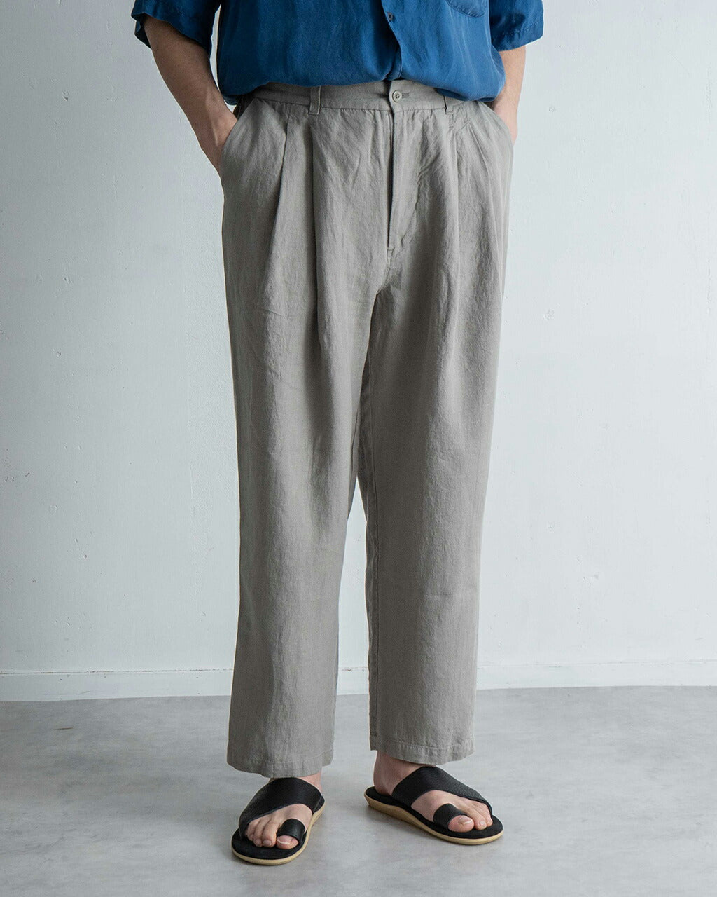 STILL BY HAND Two Tuck Wide Tapered Linen Pants