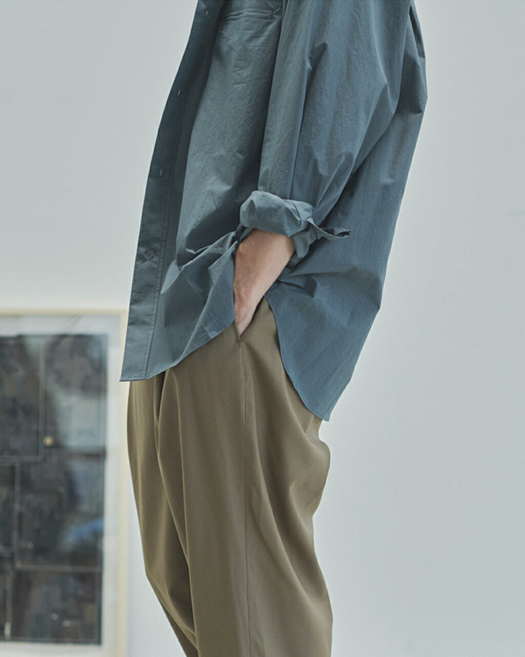 STILL BY HAND Linen Mixed Band Collar Shirt