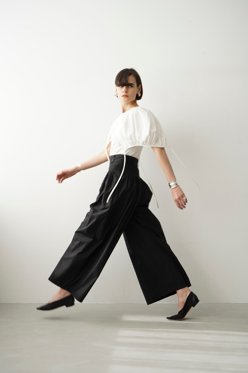 CLANE TUCK DESIGN WIDE PANTS